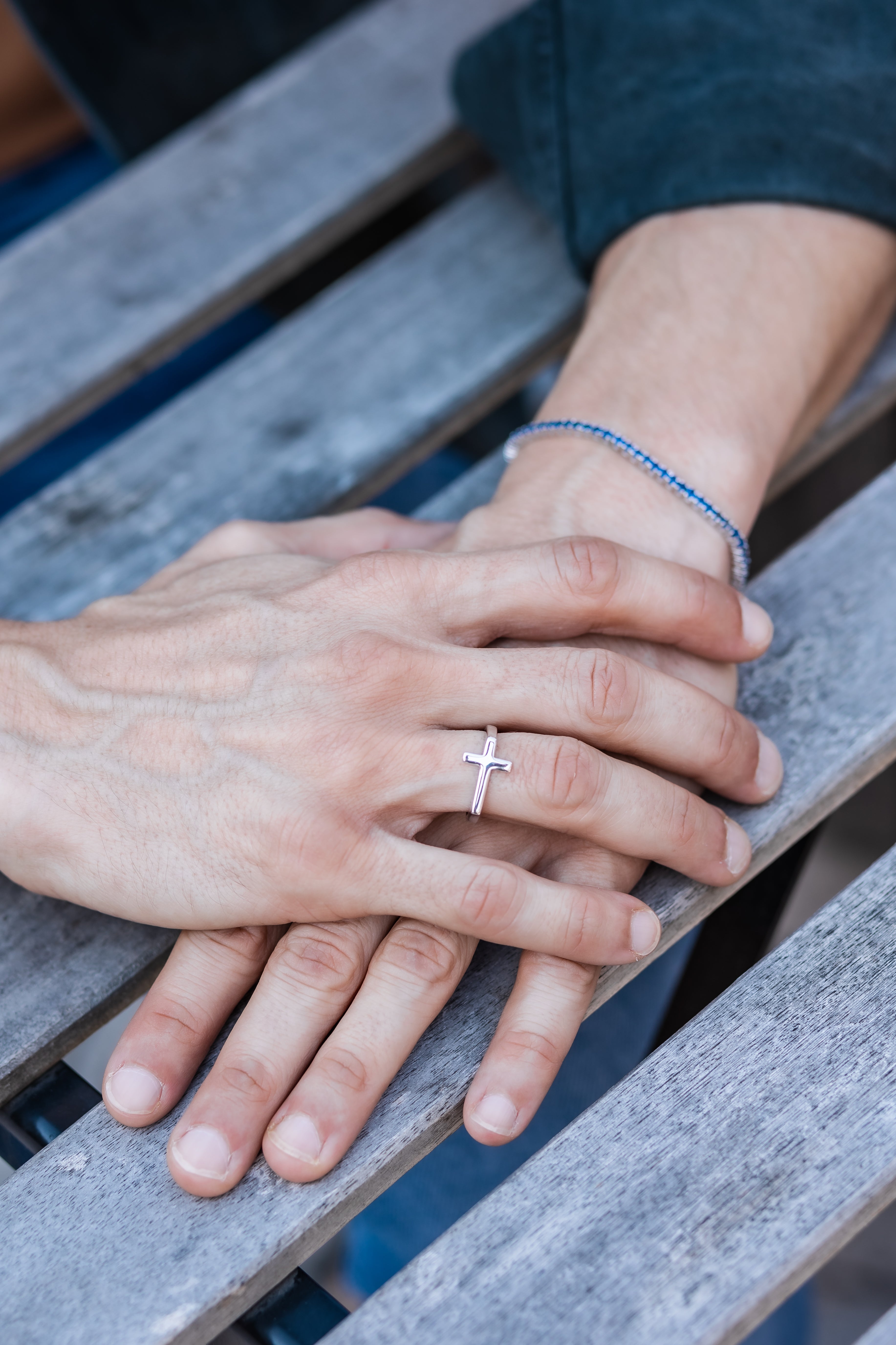 anillo cruzado